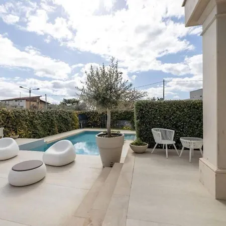 Lejlighed Mediterranean - Style In - 5 Bedrooms, Pool, Garden Olbia
