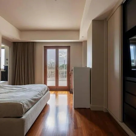 Mediterranean - Style In - 5 Bedrooms, Pool, Garden Lejlighed Olbia