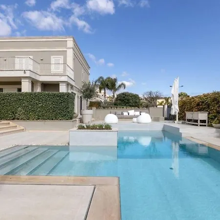 Lejlighed Mediterranean - Style In - 5 Bedrooms, Pool, Garden